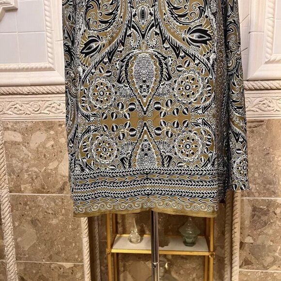 Fever. Sz Large. Border print tan black. Pleated Neck w Tie. Long Sleeve. B28 - Picture 7 of 8